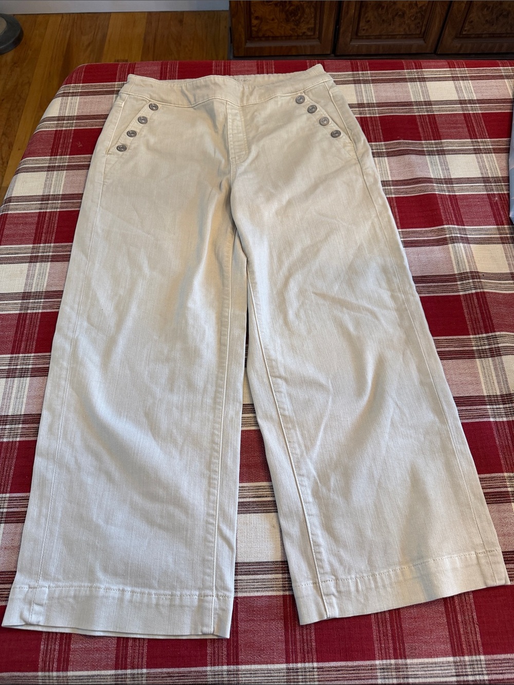 Chicos Pull On Wide Leg Crop Jeans